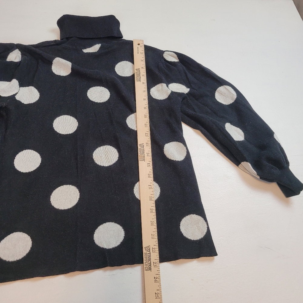 Black And White Turtleneck Sweater - Picture 5 of 7